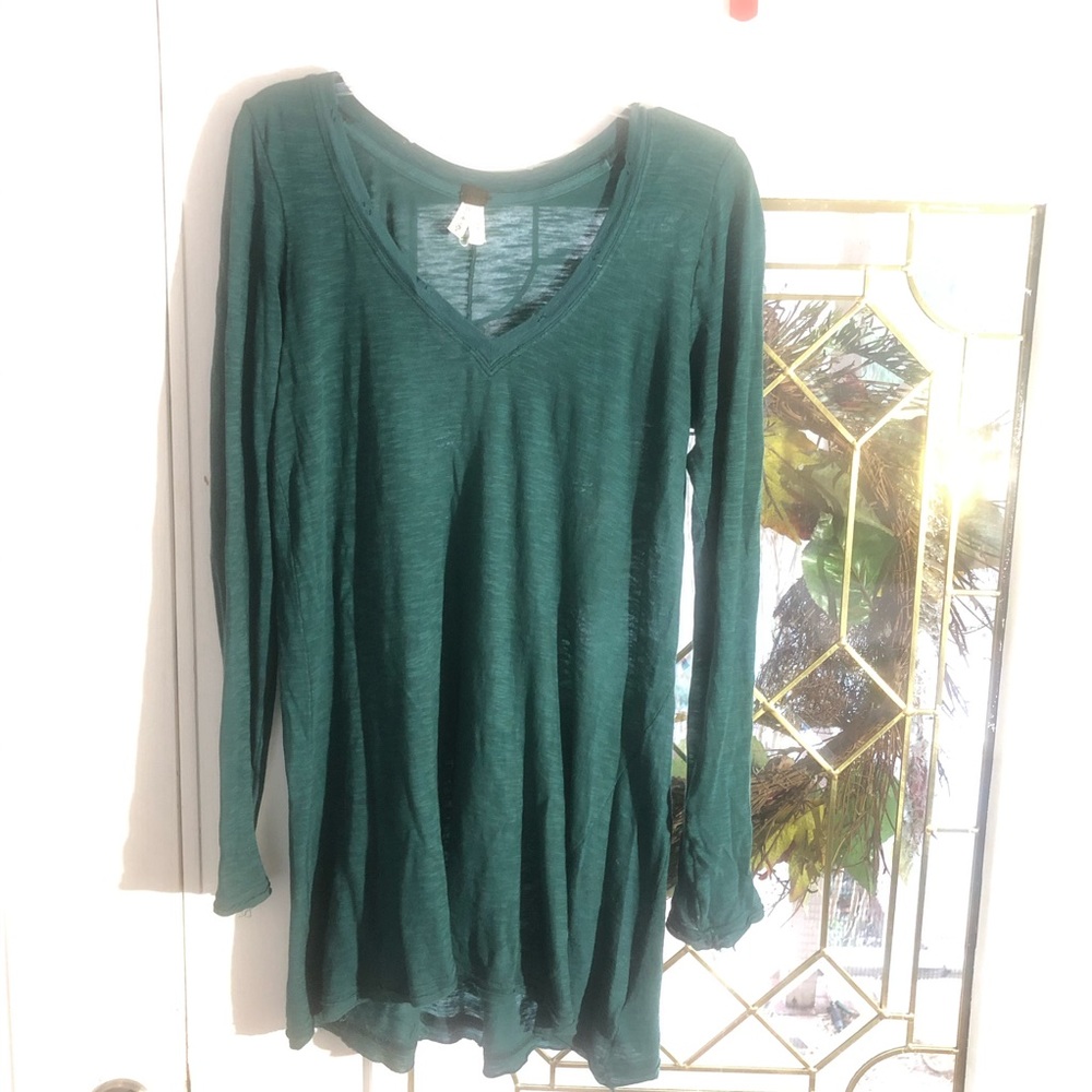 WE THE FREE DISTRESSED LONG SLEEVE TOP